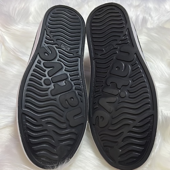 NWOB.Disney Parks 2021 Natives. Unisex size m/6 w/8. - Picture 2 of 3